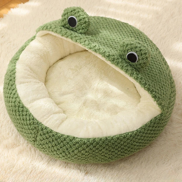 Warm Plush Frog-Shaped Pet House