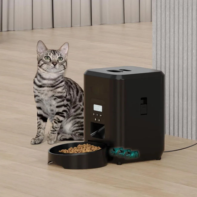 Smart Automatic Pet Feeder Hover Image