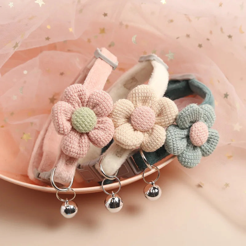 Cute Flower Cat Collar with Bell – Adjustable