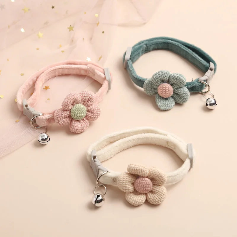 Cute Flower Cat Collar with Bell – Adjustable