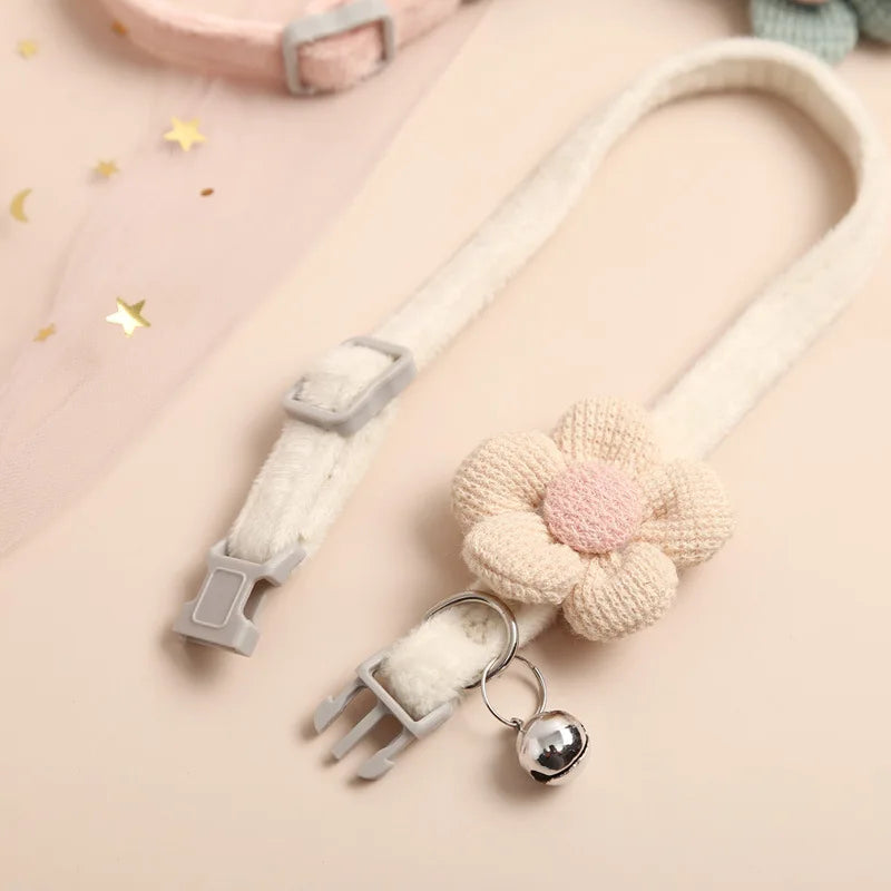 Cute Flower Cat Collar with Bell – Adjustable